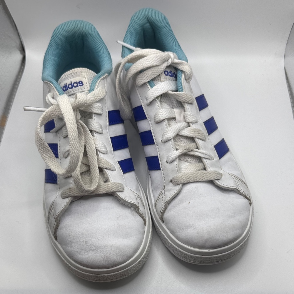 Adidas White Tennis Shoes Sneakers with Blue Stripes Youth Big Kid 3.5